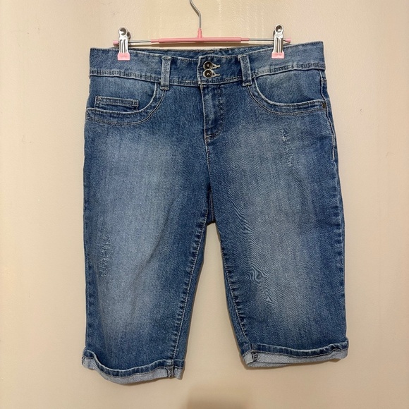 Tommy Hilfiger Mid Rise Bermuda Cuff Denim Jean Shorts Jorts Blue Womens Size 8 - Picture 1 of 3